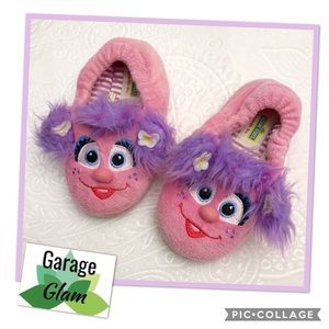 3️⃣ for $10🎉Stride Rite Abby Cadabby Slippers